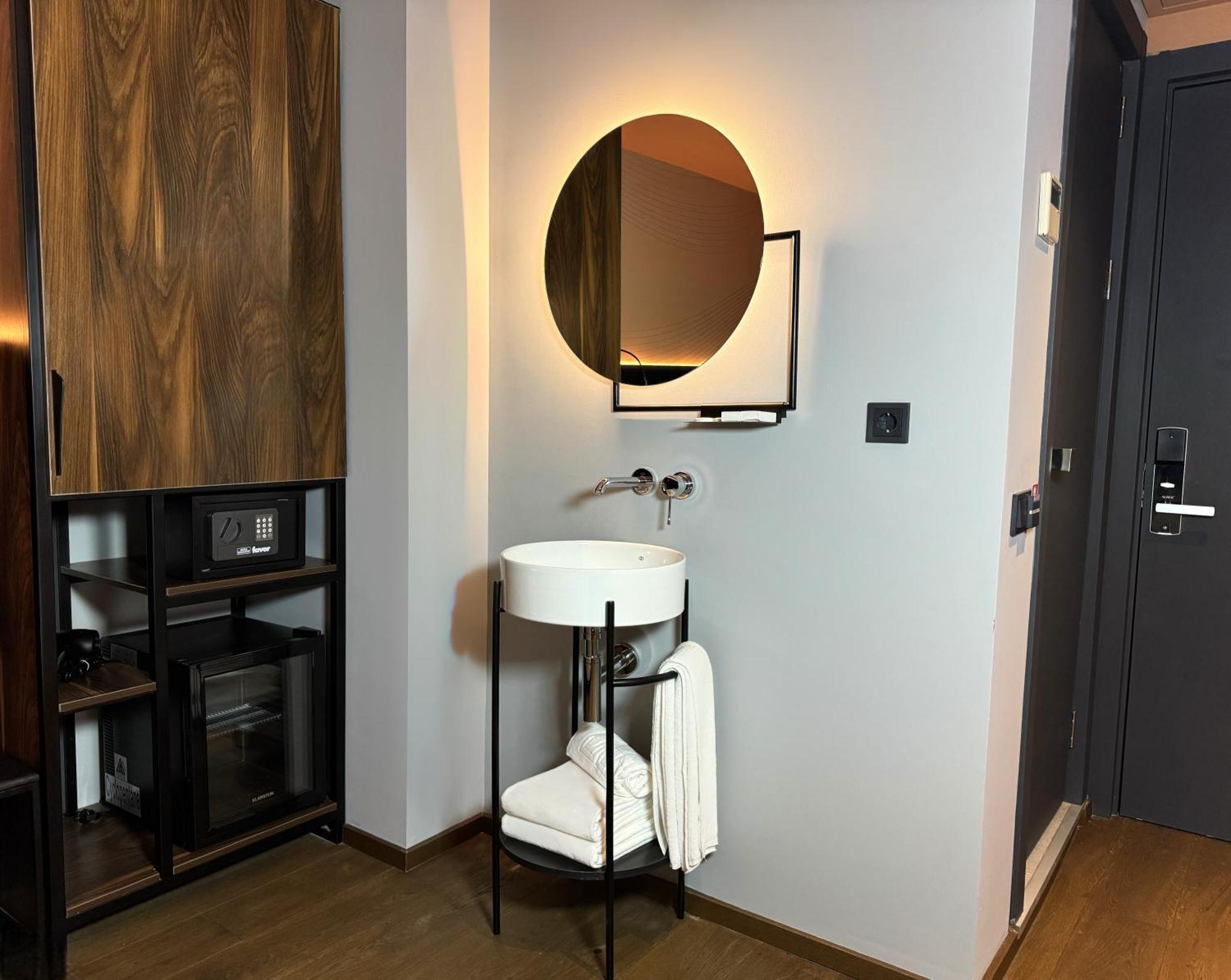 Tbilisi Edition - Design Hotel & Private Spa Kültér fotó