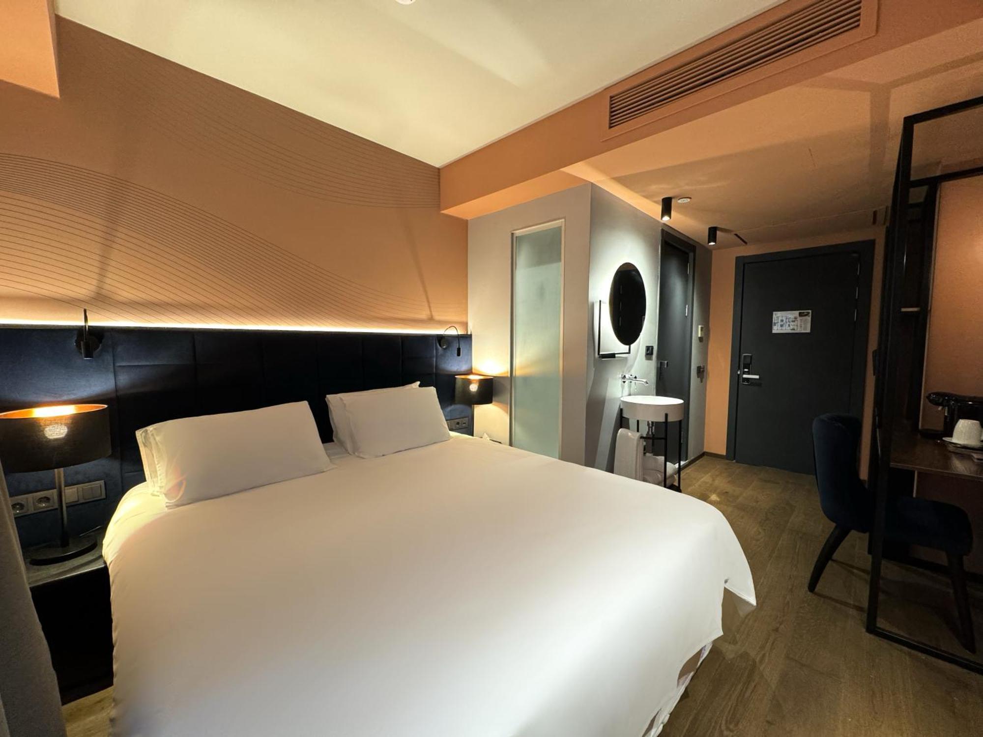 Tbilisi Edition - Design Hotel & Private Spa Kültér fotó
