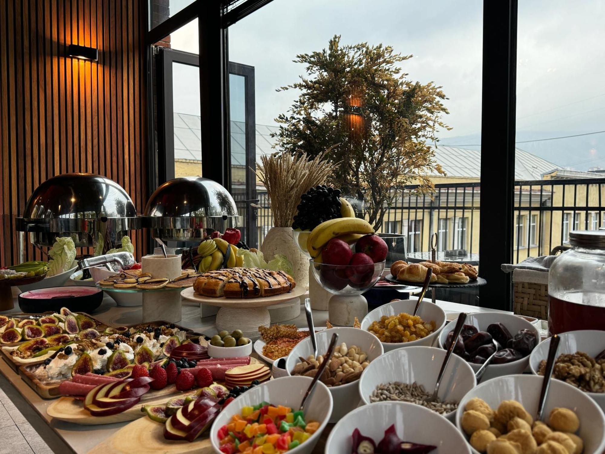 Tbilisi Edition - Design Hotel & Private Spa Kültér fotó